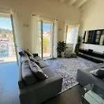 Luxury Seafront Penthouse Apartmán Porto Azzurro