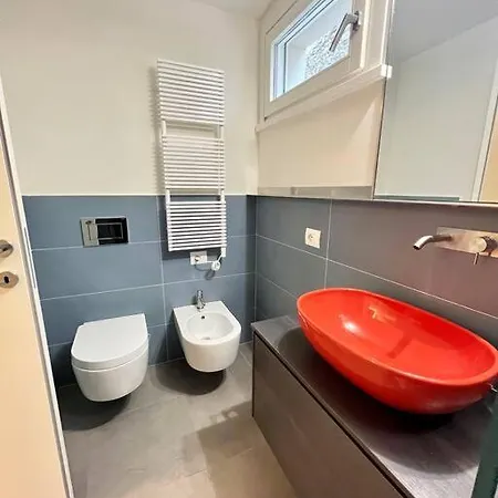 Luxury Seafront Penthouse アパート