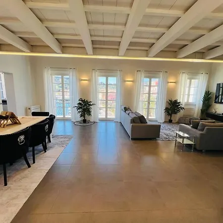 Luxury Seafront Penthouse Apartamento
