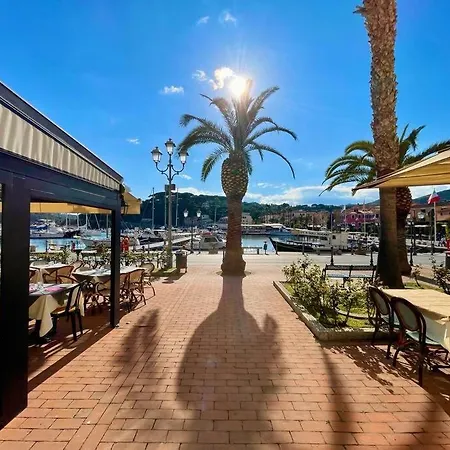 Apartmán Luxury Seafront Penthouse